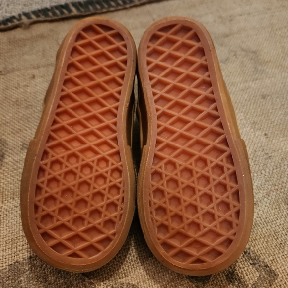 Super Rare Vans - NEW sherpa lined suede slip ons, Toddler 7 - Picture 3 of 3